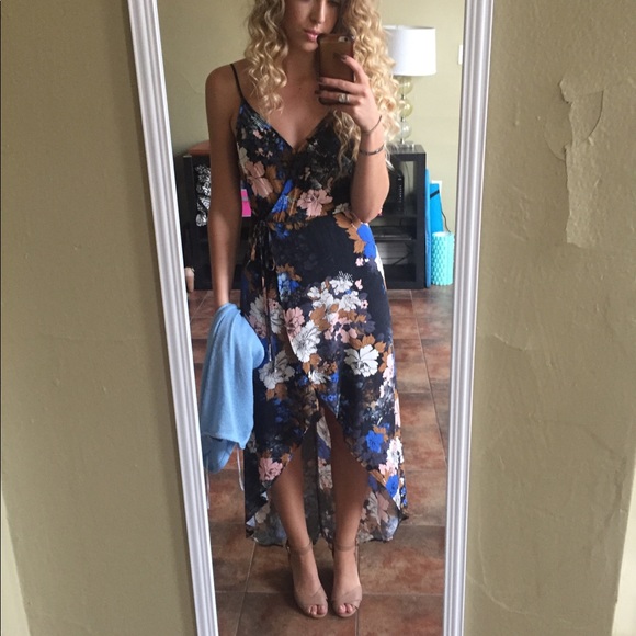 Astr Dresses & Skirts - ASTR The Label High Low Faux Wrap Floral Dress